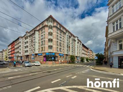 Przestronna kawalerka z garderobą w centrum