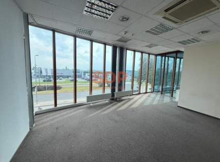 Przestrzeń dla biznesu Całe piętro 573,78 m2 Blisko lotniska