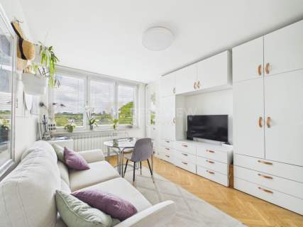 2 pokoje przy Łazienkach balkon zieleń i cisza