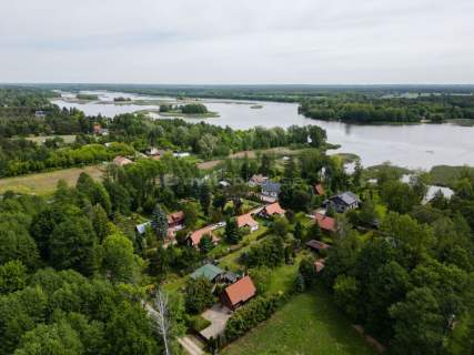 Dom letniskowy nad Narwią k. Serocka