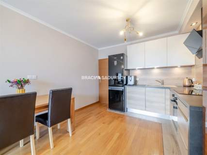 Nowoczesny apartamentowiec w centrum miasta