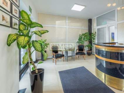 Wysoki standard,recepcja,dostęp24h,parking,ochrona