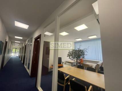 Wysoki standard,recepcja,dostęp24h,parking,ochrona