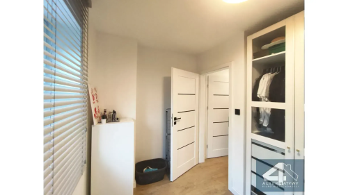 Dwupoziomowy apartament z dużym ogrodem