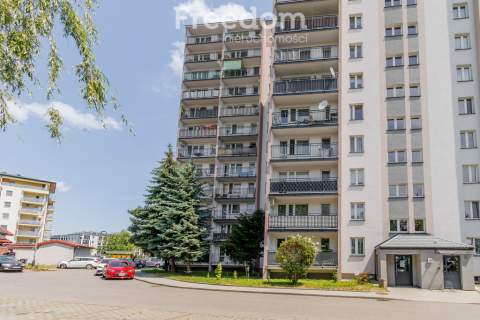 Dwupokojowe mieszkanie na parterze z loggią