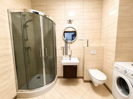 Blisko Metra Zielone Patio Wysoki Standard