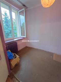 2 pokoje z balkonem Os. Kolorowe Do Remontu