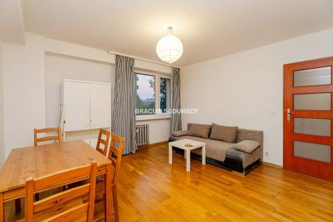 Kraków Skarbińskiego dwa oddzielne pokoje 44m2