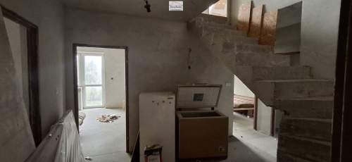 Dom z zabudowaniami 1,10 ha wieś w gm. Pacanów pow. buski 