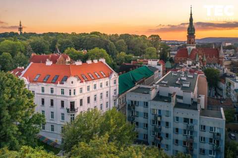 UNIKATOWA NIERUCHOMOŚĆ, Widok na całe miasto