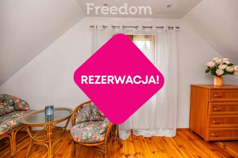 Całoroczny dom z tarasem wśród lasów