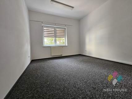 Lokal biurowy 16 m2, parking, atrakcyjna cena