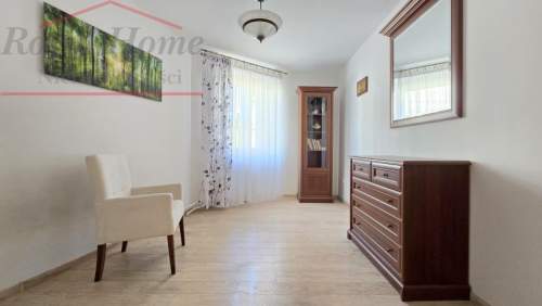 Przestronne, w pełnym rozkładzie 2 pok., balkon.