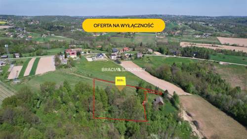 Działka rolna z drewnianym domem Nowa Wieś