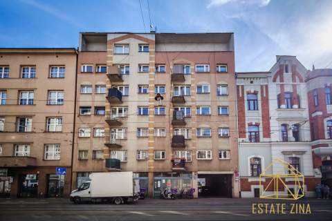 5 piętro winda balkon parking