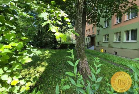 Niski Blok, duży Balkon , Nowa Kuchnia 2 Pokoje