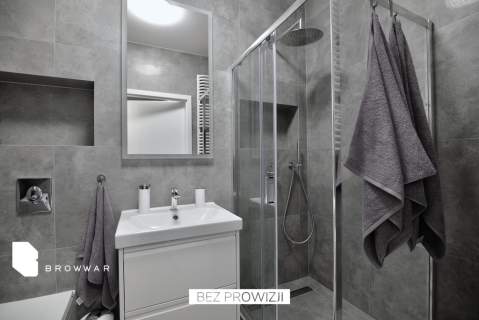 Nowoczesny apartament z balkonem i garażem