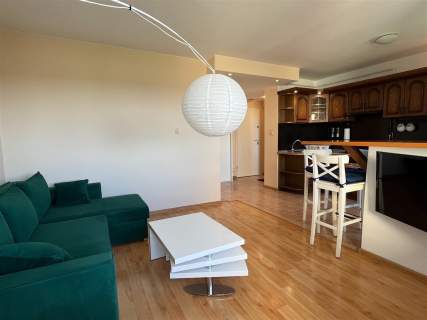 Duży balkon, ładny widok, dużo światła, fajne