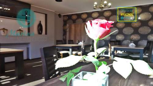 Wyposażona restauracja nad morzem