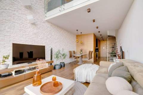 Qbik, Apartament 2-piętrowy z antresolą i widokiem