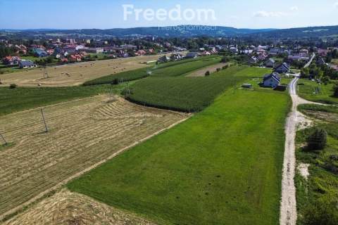 Działka z warunakmi zabudowy 62,97 ar Dynów