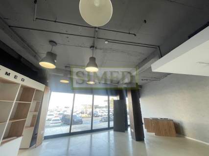 Parter,witryna,otwarta przestrzen,ok 3,5m ,ochrona