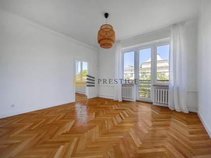 Elegancki 4 pokojowy apartament w kamienicy