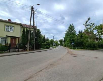 Dwie połowy domu na sprzedaż-zabudowa bliźniacza