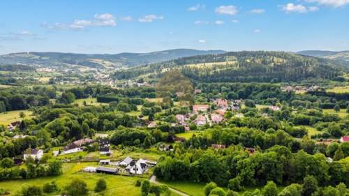 Urokliwa działka w górach z piękną panoramą gór