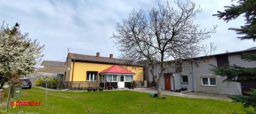 Dom w Pyzdrach w ciekawej spokojnej okolicy z dodatkowym mieszkaniem