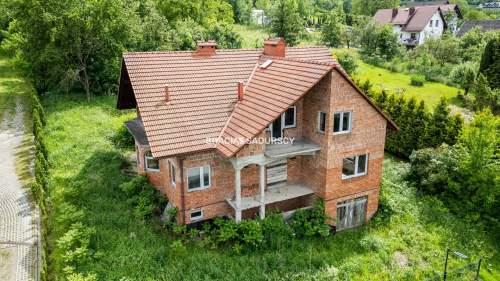 Dom wolnostojący na 7 arowej w Myślenicach