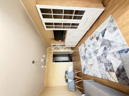 Naprzeciw Sky Tower/balkon/pokoje od podwórza