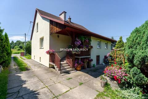 Dom z dużą działką budowlaną. Rzozów 87 arów.