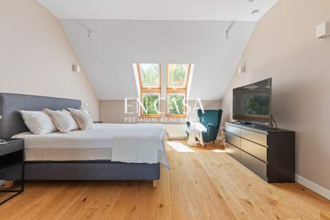 Funkcjonalny dom do wynajęcia, 304 m2 Wilanów