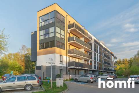 Nowoczesne mieszkanie balkon widok na zieleń