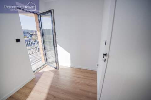 Apartament 4 pokojowy pod klucz , na zamkniętym osiedlu.