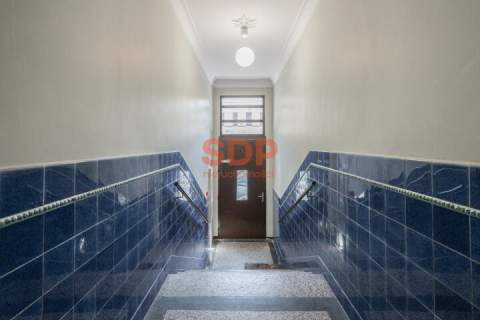 Klimatyczna kamienica po remoncie 60 m2, dębowe podłogi, balkon