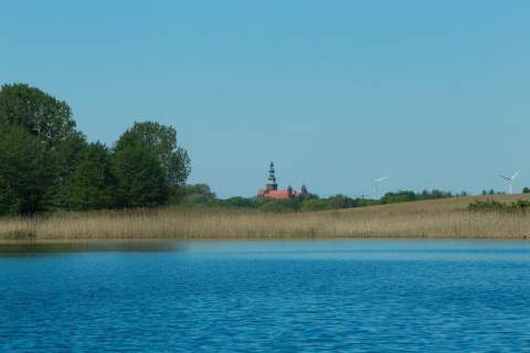 Działka z linią brzegową