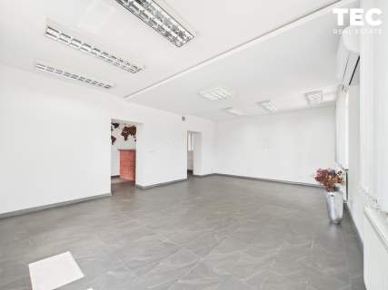 Budynek usługowy 230 m Zakopiańska Parking