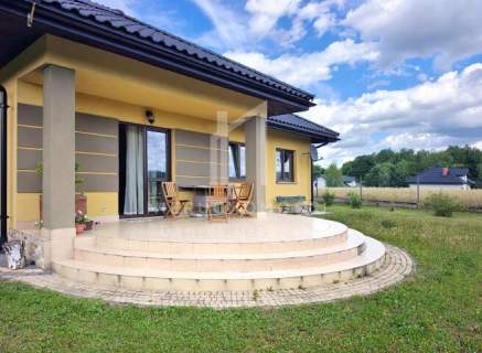 SOLIDNY DOM PARTEROWY, SKOŁYSZYN, 45AR