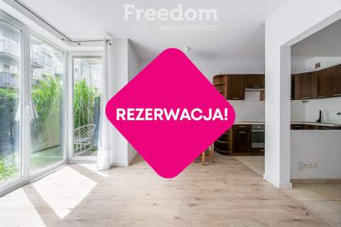 Przestronna i jasna kawalerka z ogródkiem