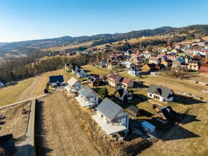 Dom z widokiem na jezioro i Tatry