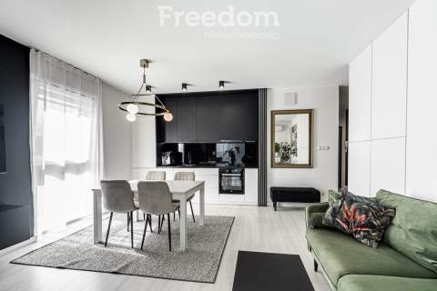 3 pokoje Balkon Klimatyzacja Stan idealny