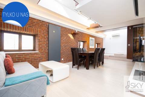 Dwupoziomowy penthouse na sprzedaż