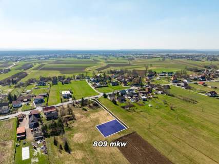 Płaska działka budowlana blisko centrum