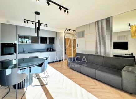 Apartament 2 pokoje, winda, ogród/garaż.