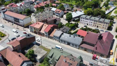 Dom z powierzchnią handlową w centrum Szczucina