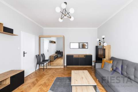 ul. Białobrzeska 37,4 m2 pokój z kuchnią 