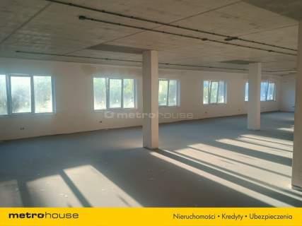 1090m2 Pruszków Magazyn i Pomieszczenia Biurowe