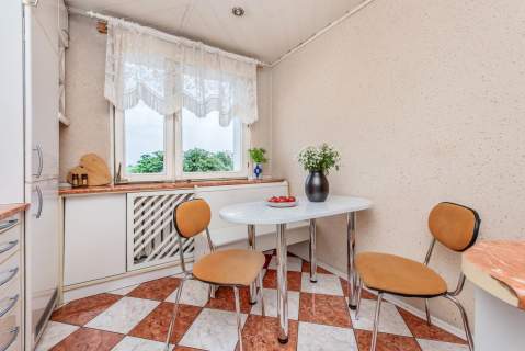 Oddzielna kuchnia, 2 balkony, piwnica, 61 m